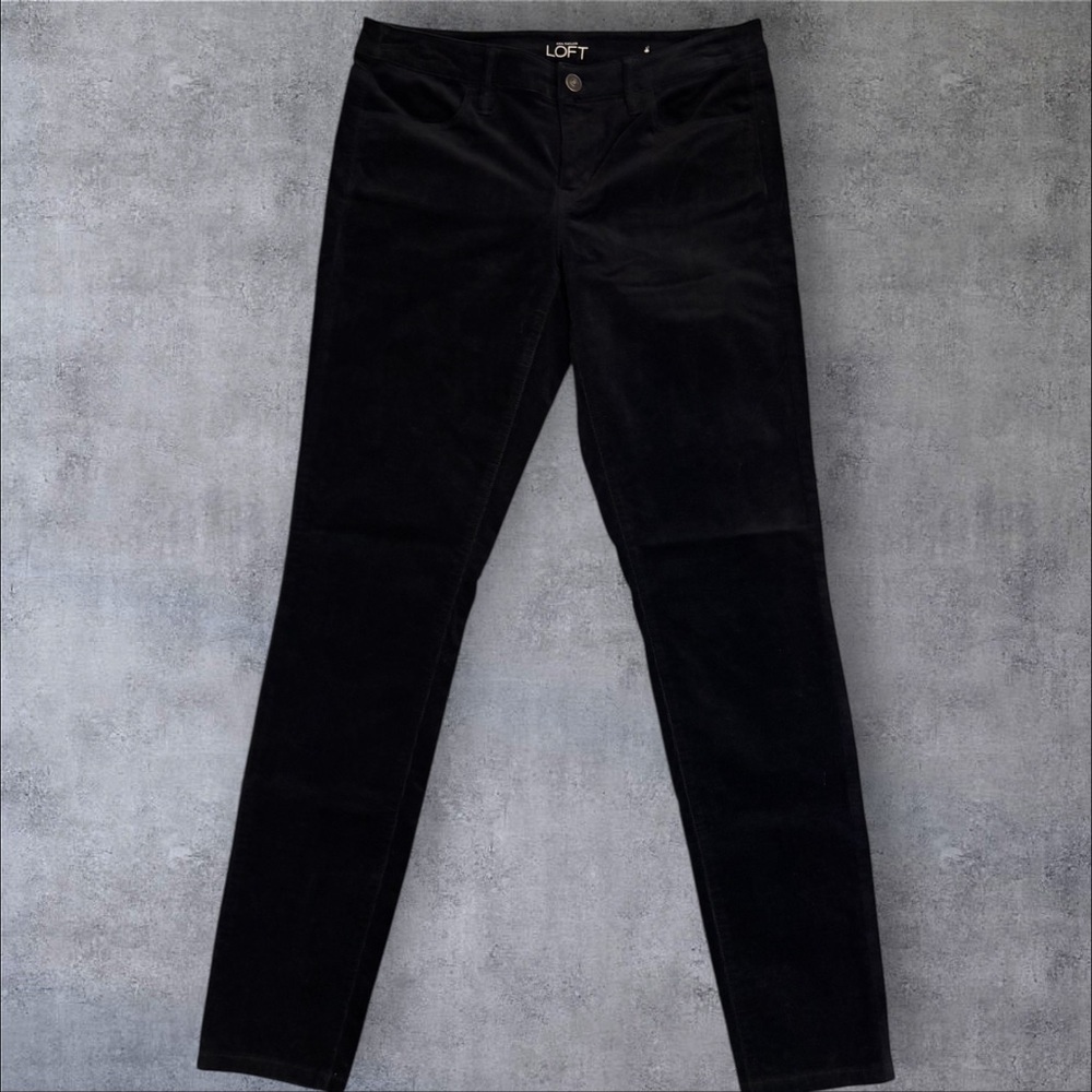 LOFT Women's Dark Black Micro Corduroy/ Velvet Like Skinny Jeans Sz 27/4 NWOT